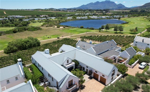 The most affordable package offering to hunt and visit Cape Town in the world. a once in a lifetime offering to hunt in Africa and visit the Winelands district of South Africa. 