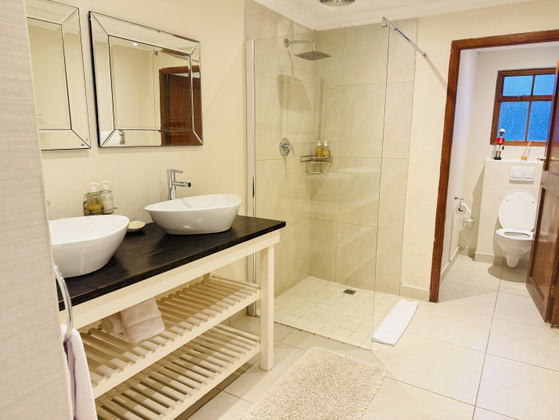 Superior King Suite 5