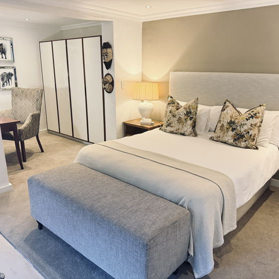 Superior King Suite 3