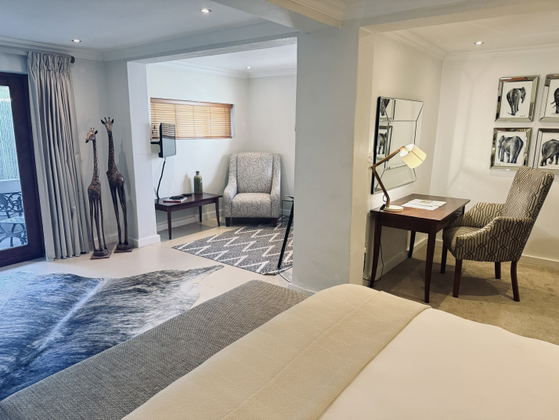 Superior King Suite 3