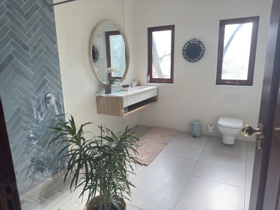 Superior King Suite 1