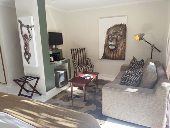 Superior King Suite 2