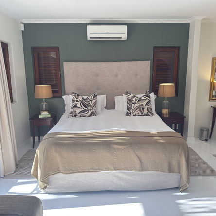 Superior King Suite 2