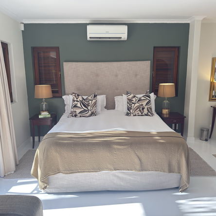 Superior King Suite 2