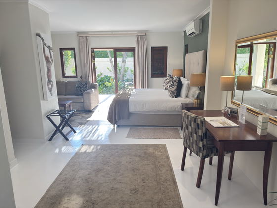 Superior King Suite 2
