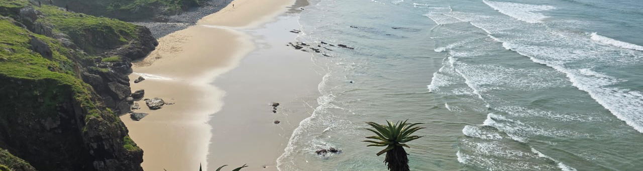 HIKE TO HOLE IN THE WALL