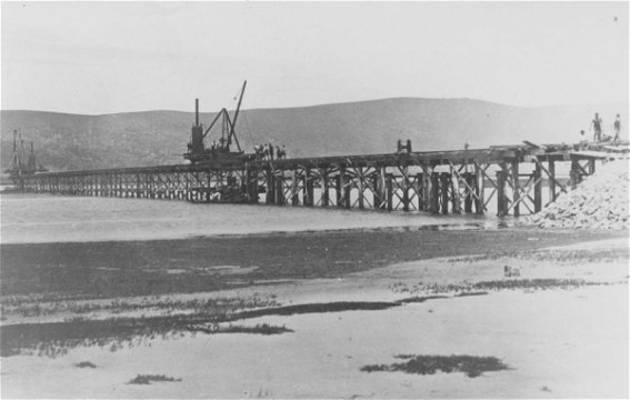 Knysna forest timber was used in the construction of the Knysna River Bridge for the Georg-Knysna railway line, which opened in 1928