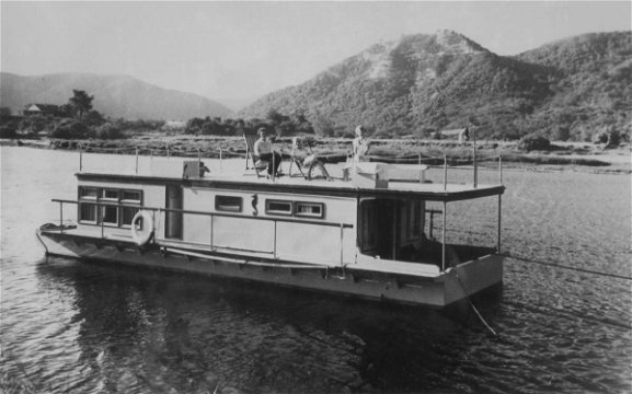 Harry Thesen's houseboat, Seahorse. Mid 20th Century