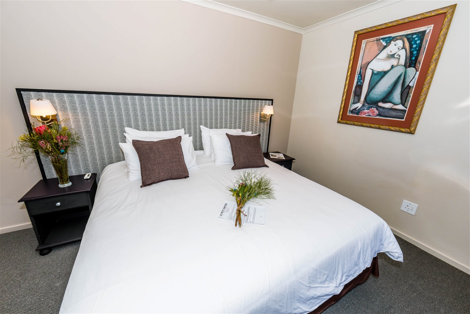 molo lolo, le petit chateau, hotel durbanville, durbanville, cape town, le petit chateau durbanville, hotel cape town
