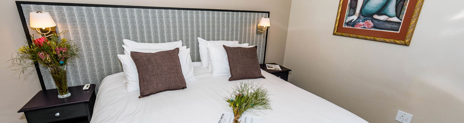 molo lolo, le petit chateau, hotel durbanville, durbanville, cape town, le petit chateau durbanville, hotel cape town