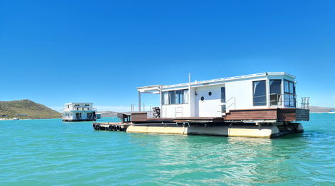 Larus Houseboat