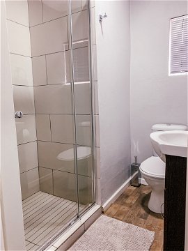 Room 1 Bathroom