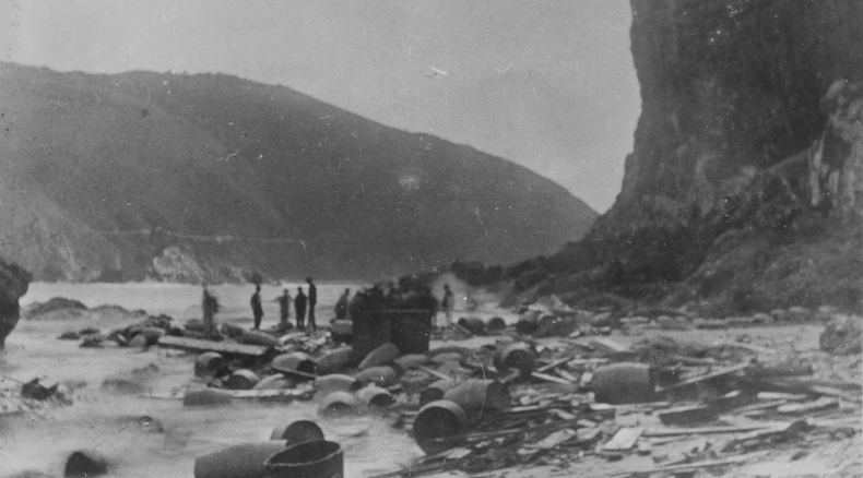 Wreck of the Fredheim on 23 June, 1897 at the Knysna Heads Wreck of the Fredheim on 23 June, 1897 at the Knysna Heads