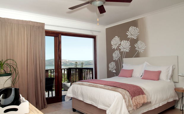 Room with a perfect view of Knysna Heads, Knysna Lagoon, and Knysna CBD Room with a perfect view of Knysna Heads, Knysna Lagoon, and Knysna CBD