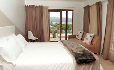 Room 5: Garden-level, lagoon view