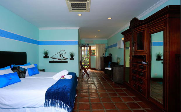 Chalet Hippo, Accommodation, Stellenbosch, Winelands Chalet Hippo, Accommodation, Stellenbosch, Winelands