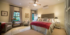 Suite 2 - Deluxe Manor Suite