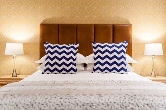 Double Luxury Bedroom - Danie Craven