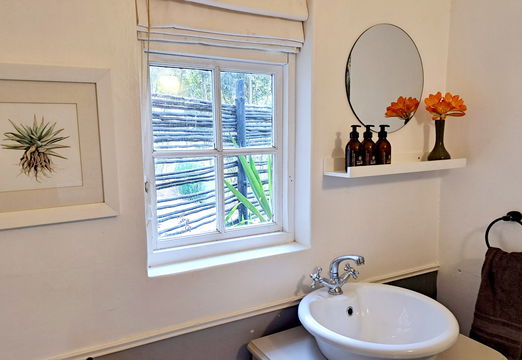 bedroom 2 bathroom