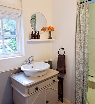 bedroom 2 bathroom