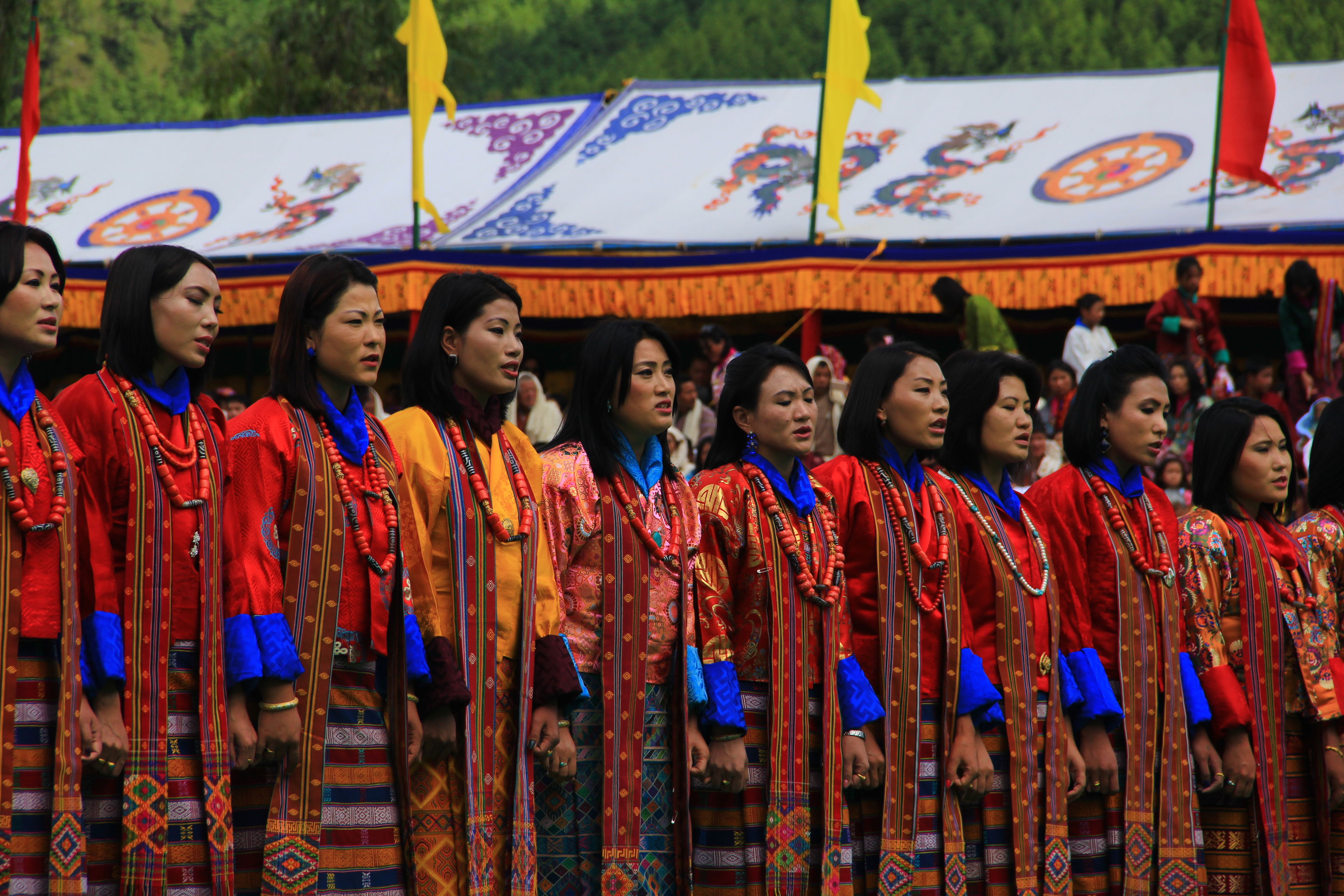 Bhutanese Traditional Dress, How to Wear Bhutanese Dress, How to Wear Kira