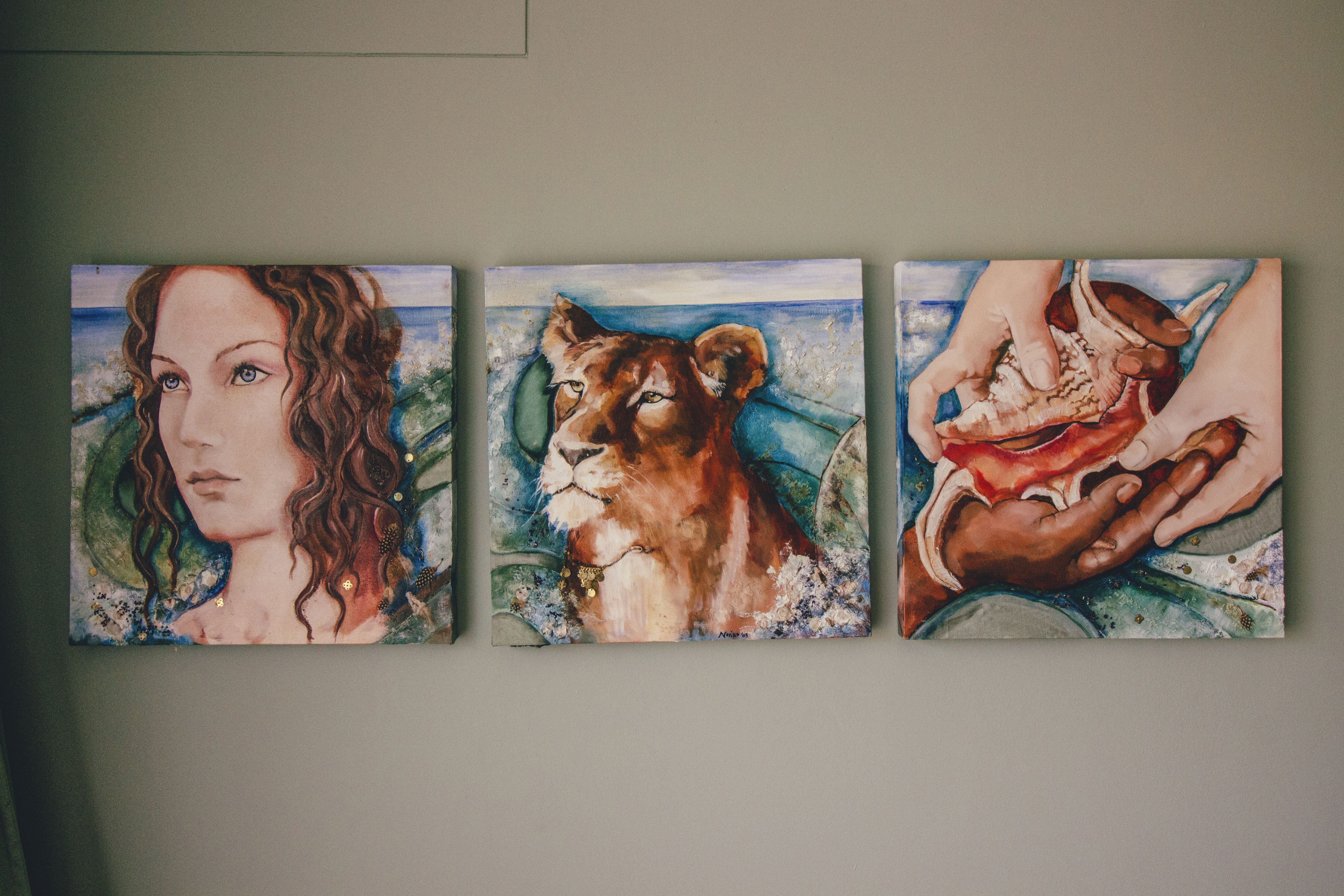 Custom Artwork in each suite