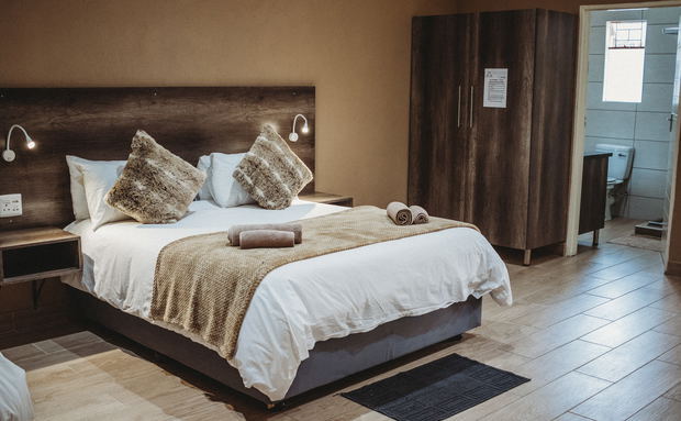 Self Catering Suite 13
