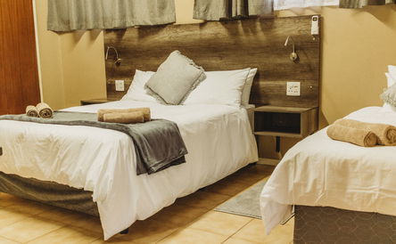 Self Catering A1 Apartment (Not located on Lodge, 2km's away)