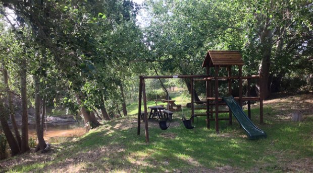 Play, paddle and chill at the picnic site. Play, paddle and chill at the picnic site.