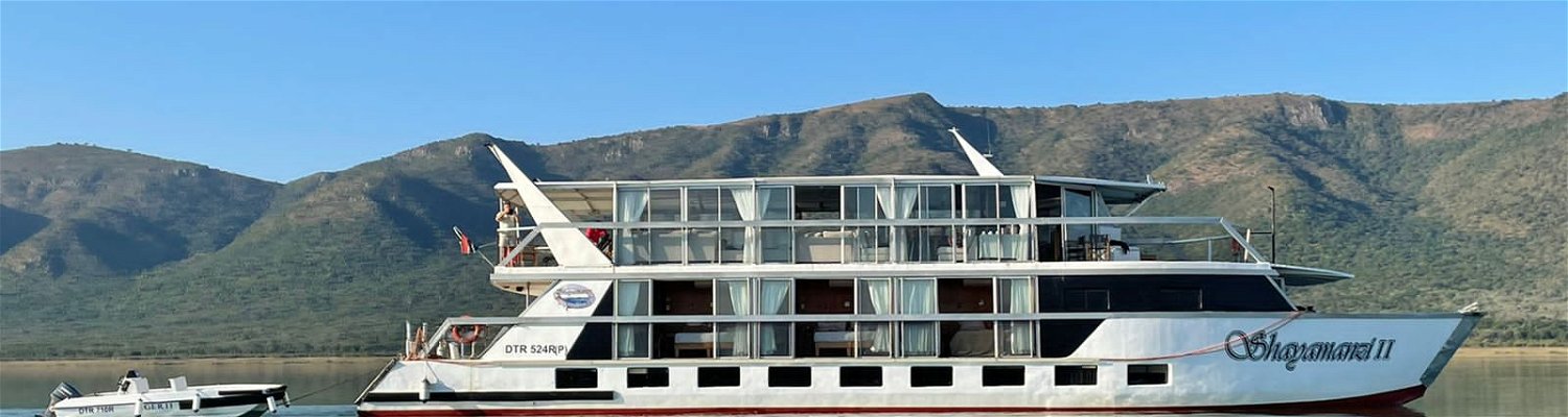 Shayamanzi 2 Houseboat on Lake Jozini