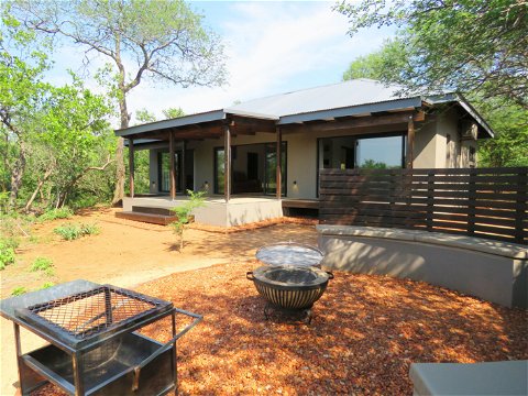 wild dog guest lodge Hoedspruit Kruger Park Villa