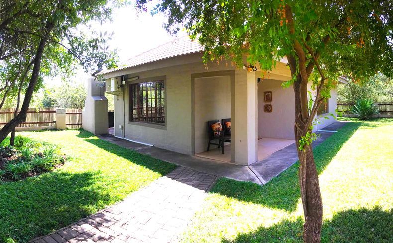 Wild dog guest lodge hoedspruit kruger park accommodation Wild dog guest lodge hoedspruit kruger park accommodation