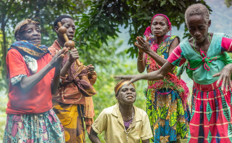Batwa /Pygmies in Bwindi Impenetrable Forest National Park Batwa /Pygmies in Bwindi Impenetrable Forest National Park
