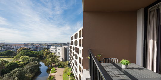 Canal View-2 Bedroom Waters Edge Apartment