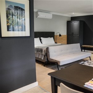 Luxury River Suite (Room 5)