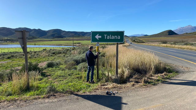 Montagu travel guide autumn