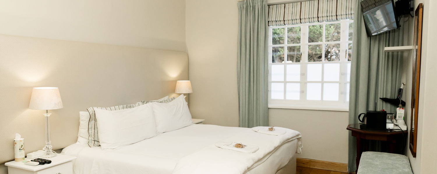 Stylish Twin Room 2 with Garden Views at In Abundance