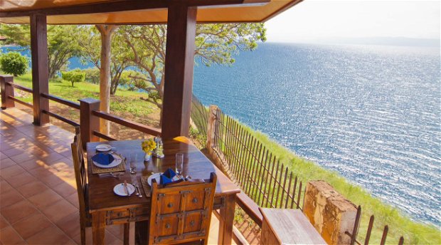 Kigoma Hilltop Hotel - Junior Suite Balcony