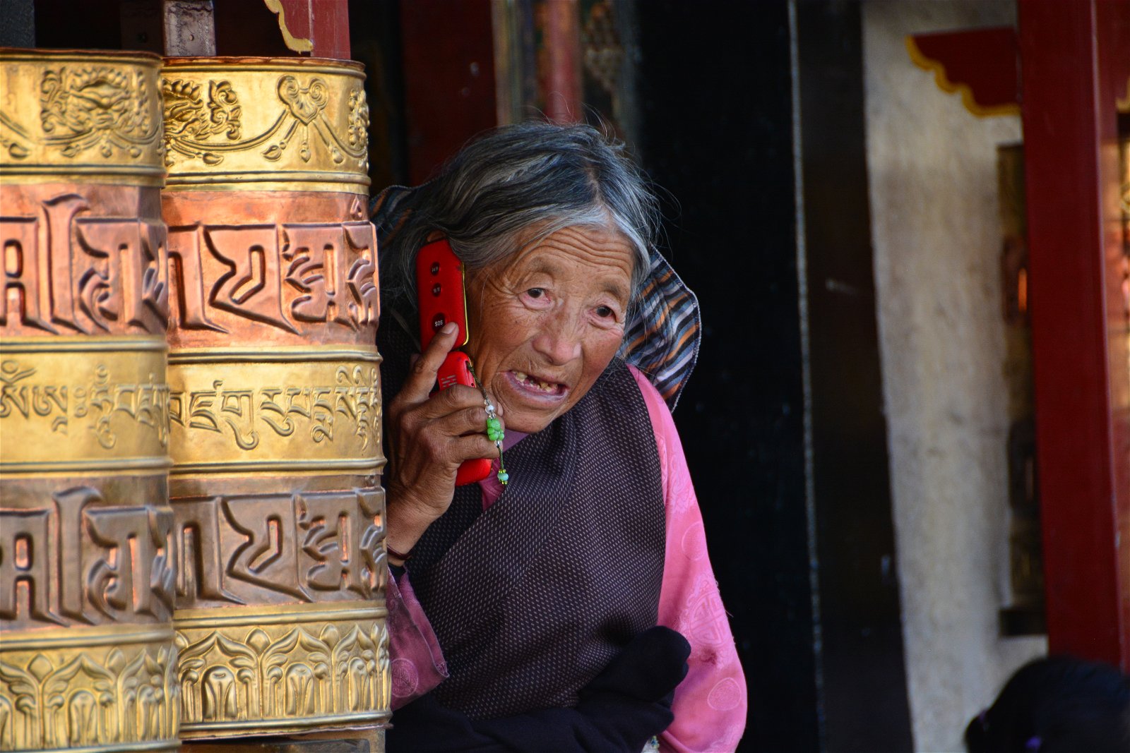 Hello and Tashi Delek !