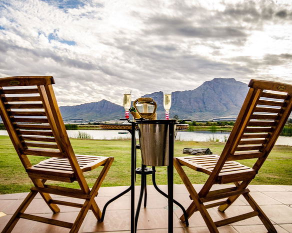 Kasteelberg Cottage - Braai Area / View