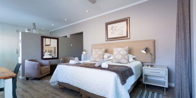 Queensrest 1: bachelor unit, sleeps 2 to 3