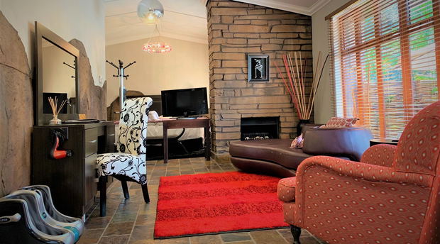Fire Place Deluxe Suite @61OnIreland Fire Place Deluxe Suite @61OnIreland