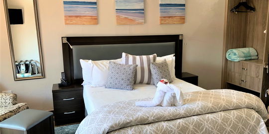 Standard Queen Room