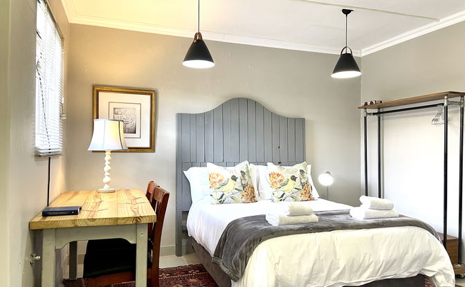 7 Cypress Room - Self Catering