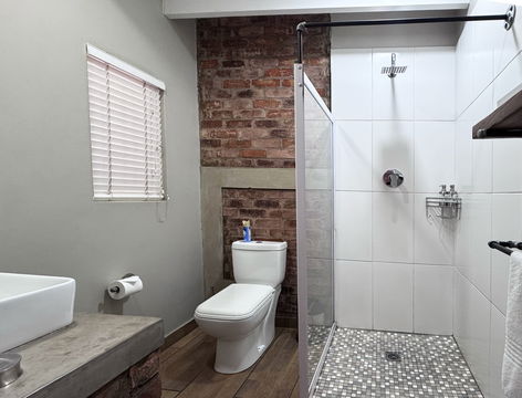 Oak room Bathroom