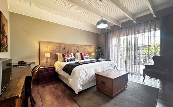 6 Oak Room - King