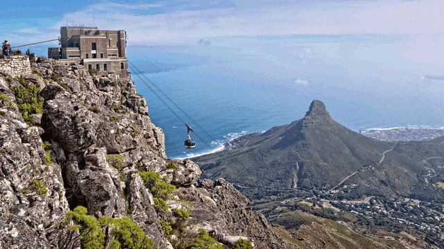 Panoramic Views from Table Mountain – Soak in the Majestic Landscape of Cape Town