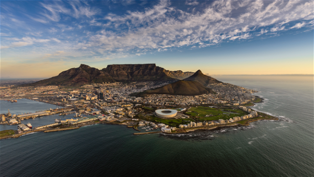 aerial-photograph-view-cape-town-table-mountsin-seapoint-waterfront-cape-town-city-tours-ocean-scenic-drives-campa-bay-mother-city-city-bowl-into-tours