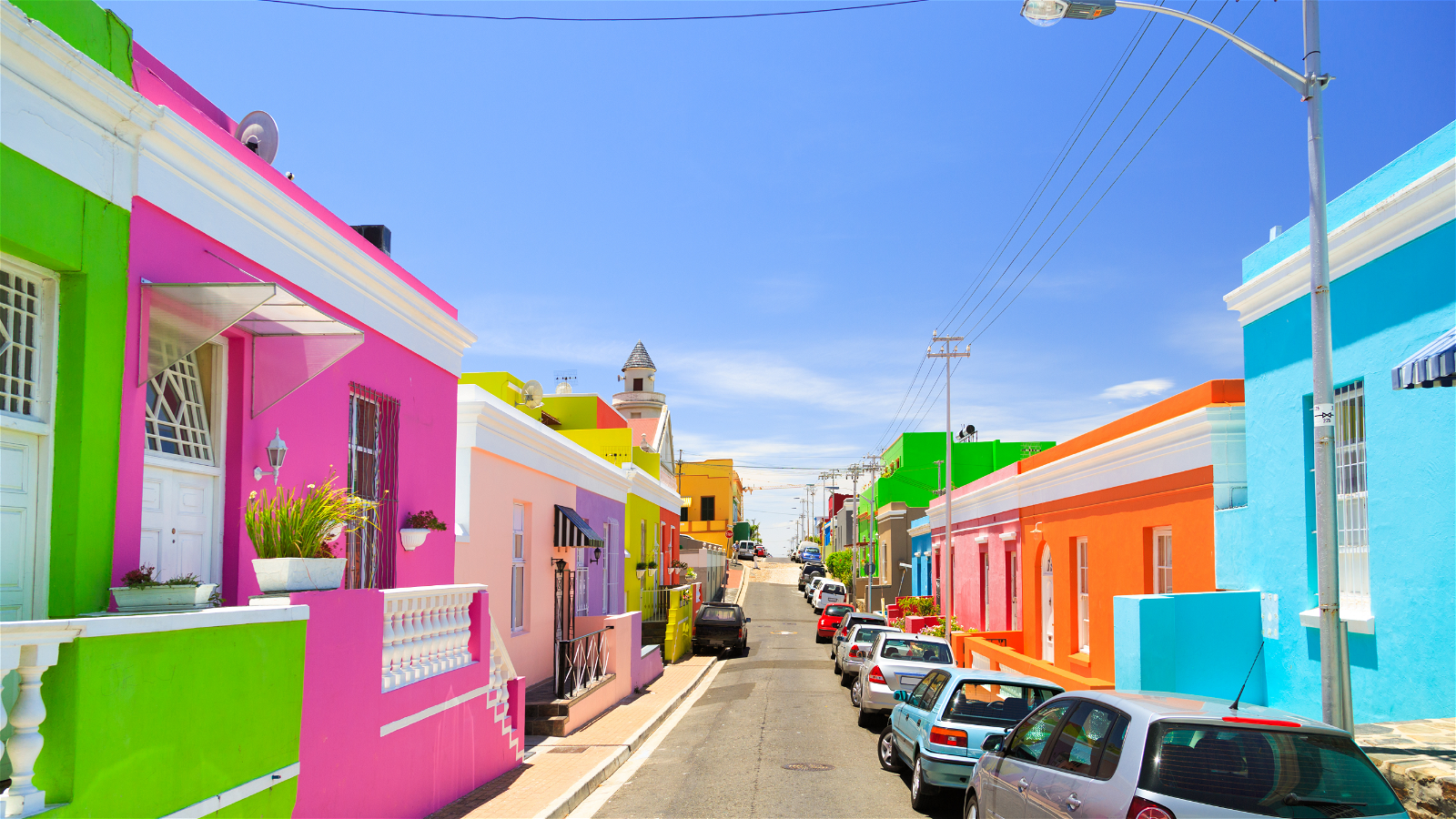 bo-kaap-things-to-do-attractions-cape-town-accomodation-cape-malay-food-historical-colourful-painted-houses-cape-town-tours-cape-point-peninsula-penguin-tours-into-tours-dorp-street-photography
