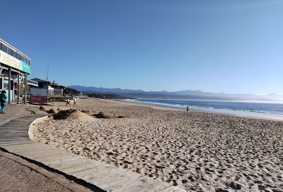 Plettenburg Bay main beach is a highlight on a Garden Route Tour 